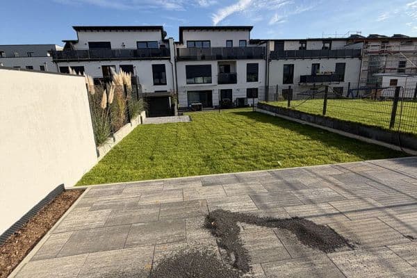 Prenájom domu 200 m², pozemek 60 m², Ofenbach Prenájom domu 200 m², pozemek 60 m², Ofenbach