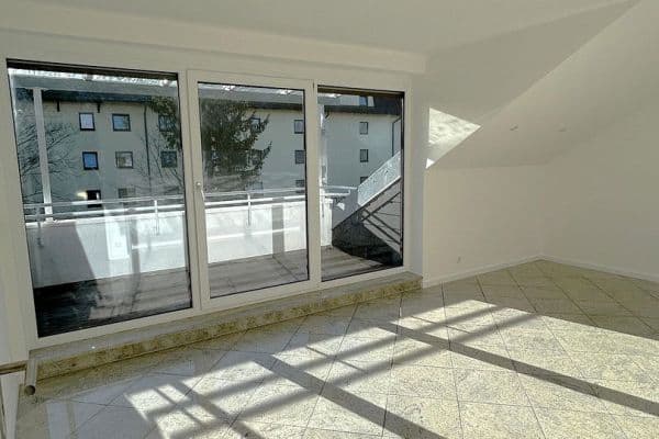 Prenájom bytu 2-izbový 63 m², Ellingerweg 98, München, Bavorsko Prenájom bytu 2-izbový 63 m², Ellingerweg 98, München, Bavorsko