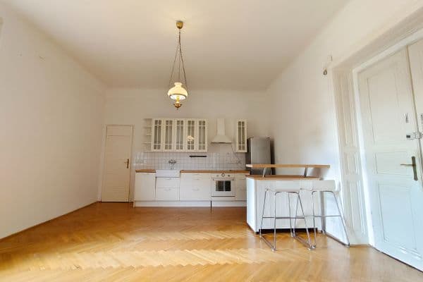 Prenájom bytu 2-izbový 61 m², Na Baště svatého Tomáše, Praha Prenájom bytu 2-izbový 61 m², Na Baště svatého Tomáše, Praha