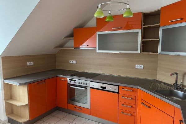 Prenájom bytu 3-izbový 104 m², Libínská, Praha Prenájom bytu 3-izbový 104 m², Libínská, Praha