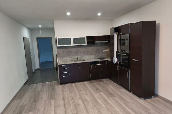 Prenájom bytu 2-izbový 49 m², U Luk, Tišice Prenájom bytu 2-izbový 49 m², U Luk, Tišice