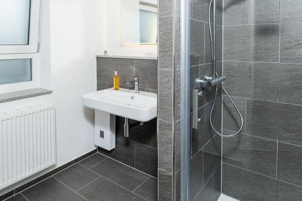 Prenájom bytu 2-izbový 36 m², Glatzer Straße, Köln, Severné Porýnie - Westfálsko Prenájom bytu 2-izbový 36 m², Glatzer Straße, Köln, Severné Porýnie - Westfálsko