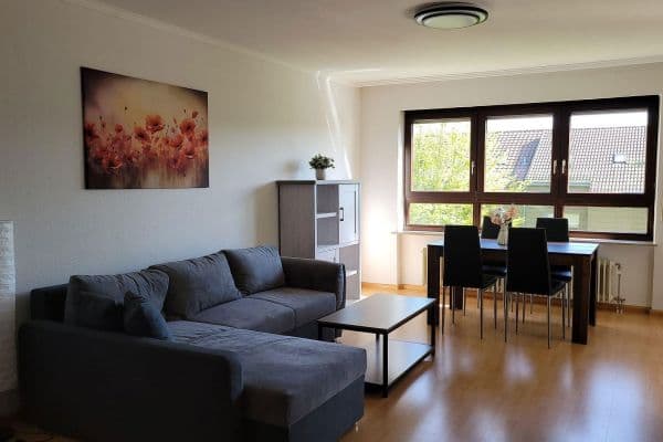 Prenájom bytu 3-izbový 92 m², Offenburger Straße 37, Böblingen Prenájom bytu 3-izbový 92 m², Offenburger Straße 37, Böblingen