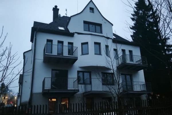 Prenájom bytu 3-izbový 61 m², Jižní, Jablonec nad Nisou Prenájom bytu 3-izbový 61 m², Jižní, Jablonec nad Nisou