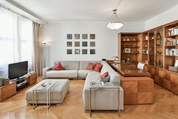 Prenájom bytu 95 m², Haštalská, Praha Prenájom bytu 95 m², Haštalská, Praha