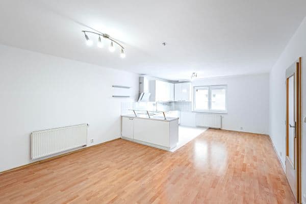 Prenájom bytu 2-izbový 61 m², Ďáblická, Praha Prenájom bytu 2-izbový 61 m², Ďáblická, Praha