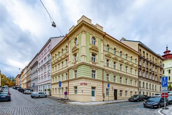Prenájom bytu 1-izbový 18 m², Černomořská, Praha Prenájom bytu 1-izbový 18 m², Černomořská, Praha