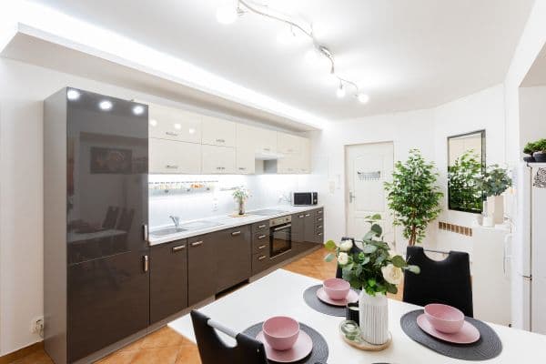 Predaj bytu 1-izbový 48 m², Finská, Predaj bytu 1-izbový 48 m², Finská,