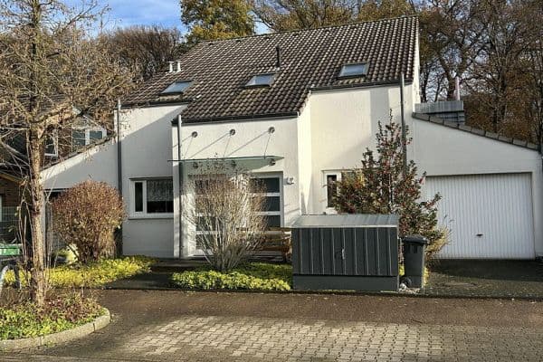 Predaj domu 191 m², pozemek 635 m², Langenfeld Predaj domu 191 m², pozemek 635 m², Langenfeld