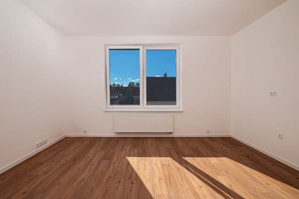 Prenájom bytu 2-izbový 43 m², Češkova, Pardubice Prenájom bytu 2-izbový 43 m², Češkova, Pardubice