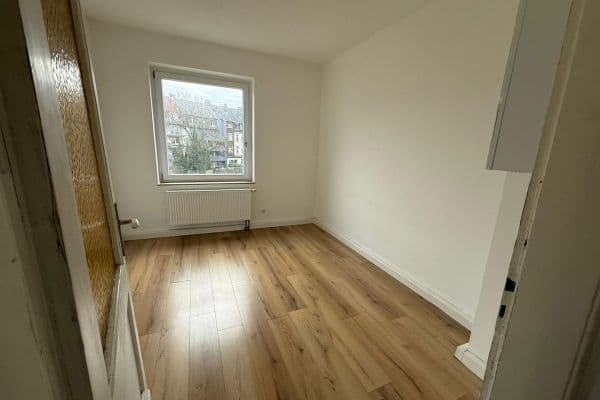 Prenájom bytu 3-izbový 70 m², Breslauer Straße 104, Essen, Severné Porýnie - Westfálsko Prenájom bytu 3-izbový 70 m², Breslauer Straße 104, Essen, Severné Porýnie - Westfálsko