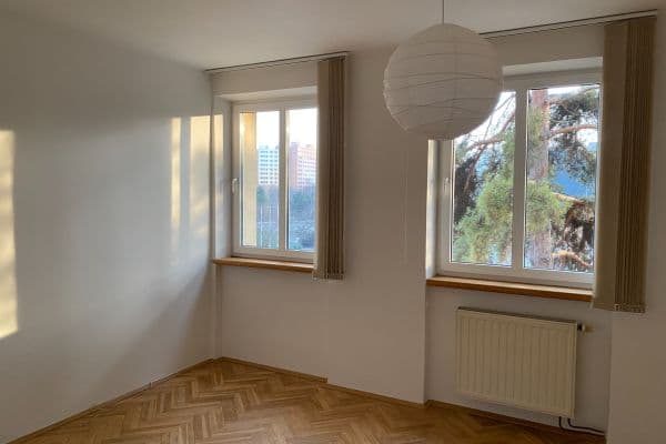 Prenájom bytu 2-izbový 61 m², Mládí, Praha Prenájom bytu 2-izbový 61 m², Mládí, Praha