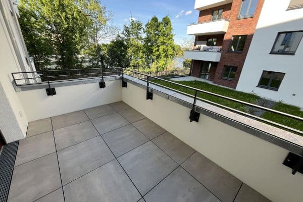 Prenájom bytu 3-izbový 98 m², Regattastr. 5, Berlin, Berlín Prenájom bytu 3-izbový 98 m², Regattastr. 5, Berlin, Berlín