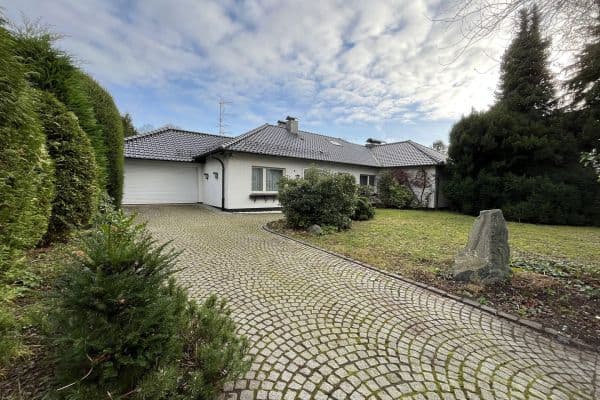 Predaj domu 230 m², pozemek 1.463 m², Königgrätzerstr. 12, Solingen Predaj domu 230 m², pozemek 1.463 m², Königgrätzerstr. 12, Solingen