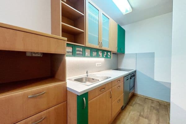 Prenájom bytu 4-izbový 89 m², Doležalova, Prenájom bytu 4-izbový 89 m², Doležalova,