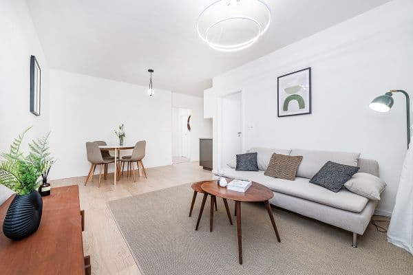 Predaj bytu 4-izbový 94 m², V Dolině, Praha Predaj bytu 4-izbový 94 m², V Dolině, Praha