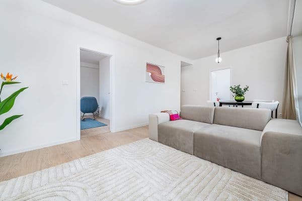 Predaj bytu 4-izbový 94 m², V Dolině, Praha Predaj bytu 4-izbový 94 m², V Dolině, Praha