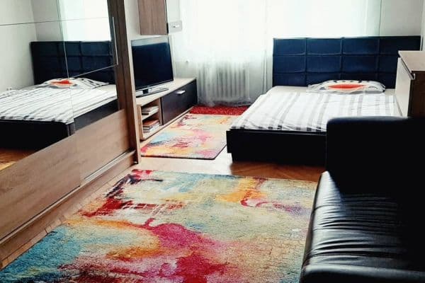 Prenájom bytu 3-izbový 88 m², Nehvizdská, Praha Prenájom bytu 3-izbový 88 m², Nehvizdská, Praha