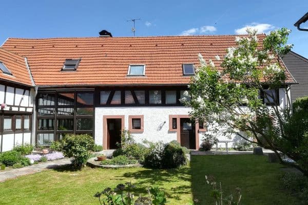 Predaj domu 325 m², pozemek 757 m², Friedhofstr. 2, Lautertal-Reichenbach Predaj domu 325 m², pozemek 757 m², Friedhofstr. 2, Lautertal-Reichenbach