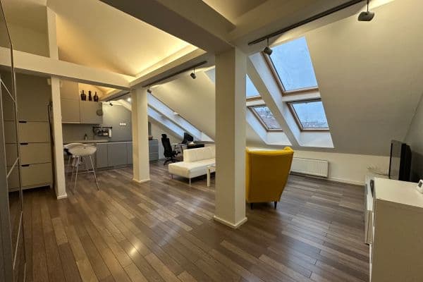 Prenájom bytu 2-izbový 60 m², U Paliárky, Praha Prenájom bytu 2-izbový 60 m², U Paliárky, Praha