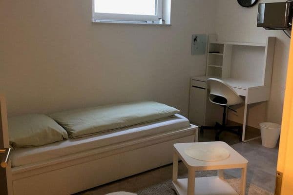 Prenájom bytu 1-izbový 13 m², Stuttgart Prenájom bytu 1-izbový 13 m², Stuttgart