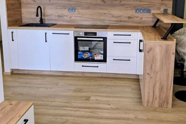 Prenájom bytu 4-izbový 59 m², Tavolníková, Praha Prenájom bytu 4-izbový 59 m², Tavolníková, Praha