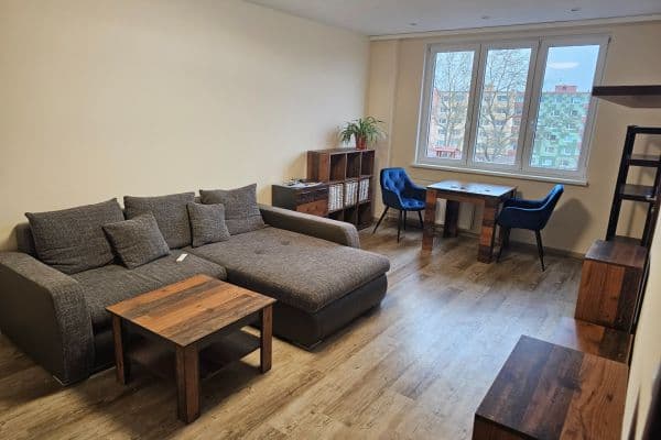 Prenájom bytu 2-izbový 60 m², Východní, Karlovy Vary Prenájom bytu 2-izbový 60 m², Východní, Karlovy Vary