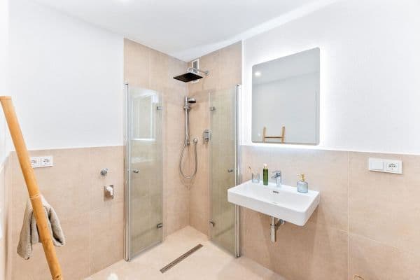 Predaj bytu 3-izbový 78 m², Stuttgart Predaj bytu 3-izbový 78 m², Stuttgart