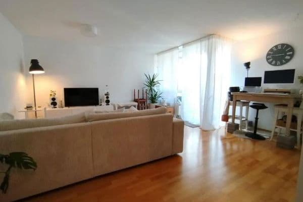 Prenájom bytu 2-izbový 55 m², Rosensteinstraße 11, Stuttgart, Bádensko-Wurttembersko Prenájom bytu 2-izbový 55 m², Rosensteinstraße 11, Stuttgart, Bádensko-Wurttembersko