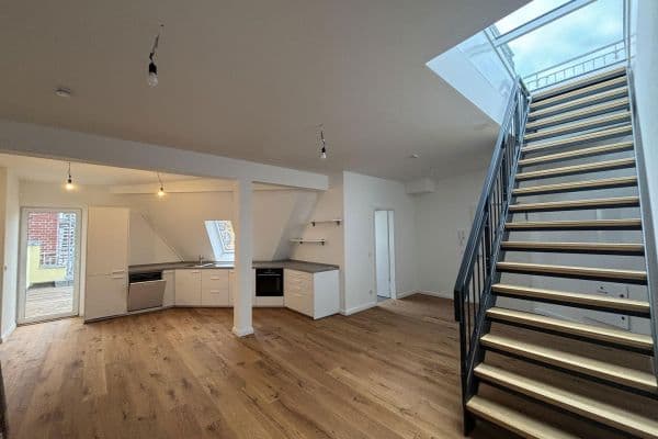 Prenájom bytu 2-izbový 87 m², Berlin, Berlín Prenájom bytu 2-izbový 87 m², Berlin, Berlín