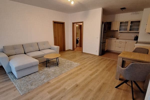 Prenájom bytu 2-izbový 54 m², gen. Píky, Olomouc Prenájom bytu 2-izbový 54 m², gen. Píky, Olomouc