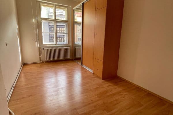 Prenájom bytu 2-izbový 49 m², Trojanova, Praha Prenájom bytu 2-izbový 49 m², Trojanova, Praha