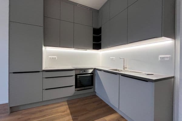 Prenájom bytu 3-izbový 63 m², Komárovská, Brno Prenájom bytu 3-izbový 63 m², Komárovská, Brno