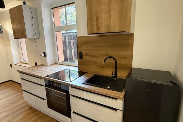 Prenájom bytu 1-izbový 30 m², Podhorská, Jablonec nad Nisou Prenájom bytu 1-izbový 30 m², Podhorská, Jablonec nad Nisou