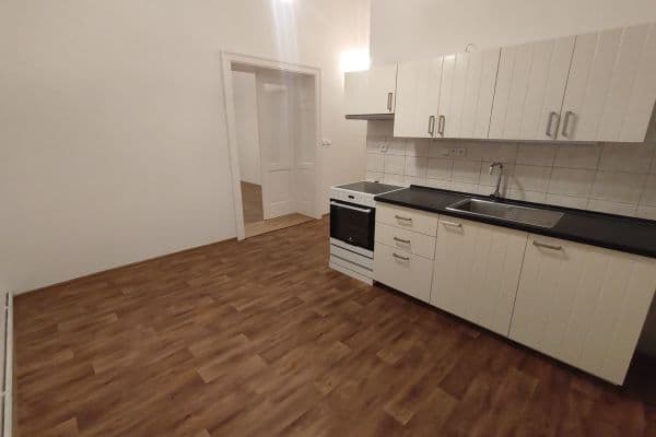 Prenájom bytu 2-izbový 75 m², Nádražní, Litoměřice Prenájom bytu 2-izbový 75 m², Nádražní, Litoměřice