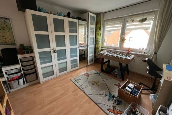 Prenájom bytu 3-izbový 76 m², Kölner Straße 23, Hürth, Severné Porýnie - Westfálsko Prenájom bytu 3-izbový 76 m², Kölner Straße 23, Hürth, Severné Porýnie - Westfálsko