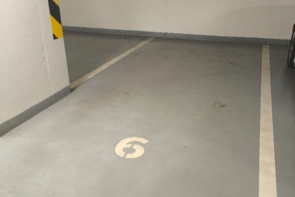 Prenájom garáže 15 m², V Mezihoří, Praha Prenájom garáže 15 m², V Mezihoří, Praha