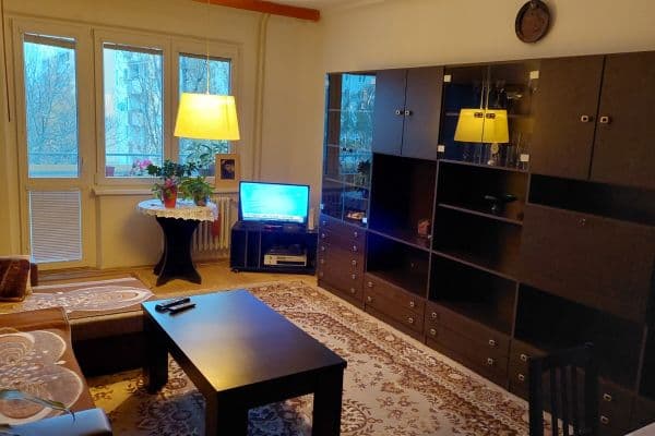 Prenájom bytu 3-izbový 67 m², Mesačná, Bratislava Prenájom bytu 3-izbový 67 m², Mesačná, Bratislava