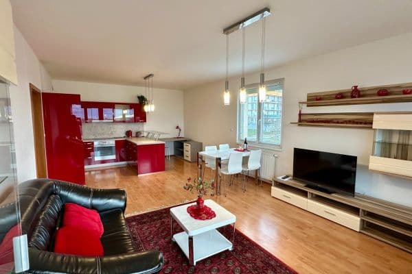 Prenájom bytu 3-izbový 88 m², Radouňova, Praha Prenájom bytu 3-izbový 88 m², Radouňova, Praha