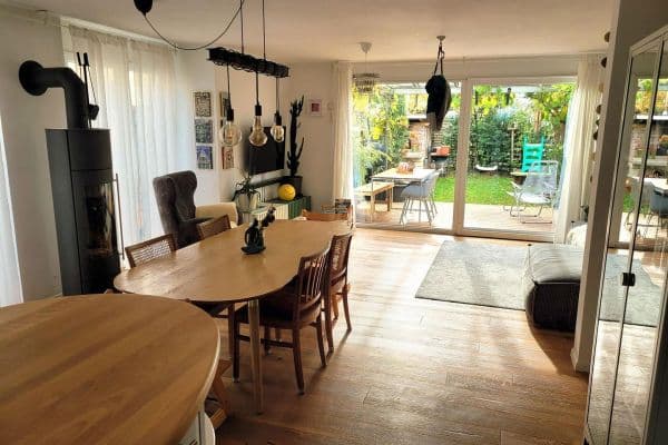 Predaj domu 140 m², pozemek 215 m², Kirchheim unter Teck Predaj domu 140 m², pozemek 215 m², Kirchheim unter Teck