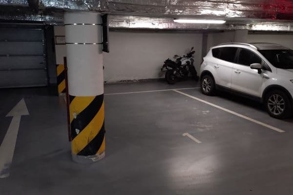 Prenájom garáže 20 m², Petrohradská, Praha Prenájom garáže 20 m², Petrohradská, Praha