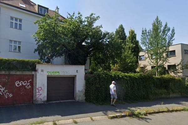 Prenájom garáže 16 m², Gončarenkova, Praha Prenájom garáže 16 m², Gončarenkova, Praha