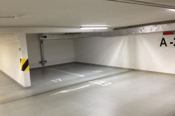 Prenájom garáže 18 m², Valečovská, Praha Prenájom garáže 18 m², Valečovská, Praha