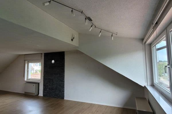 Prenájom bytu 3-izbový 102 m², Bretten-Diedelsheim Prenájom bytu 3-izbový 102 m², Bretten-Diedelsheim