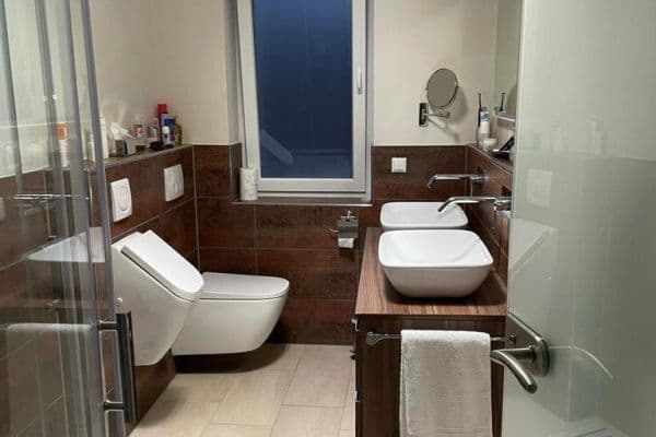 Prenájom bytu 2-izbový 60 m², Wiesenweg 14, Schwalbach/Ts. Prenájom bytu 2-izbový 60 m², Wiesenweg 14, Schwalbach/Ts.