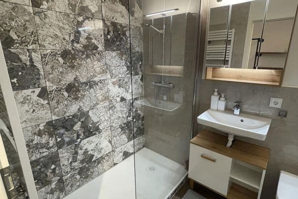 Prenájom bytu 1-izbový 45 m², München, Bavorsko Prenájom bytu 1-izbový 45 m², München, Bavorsko