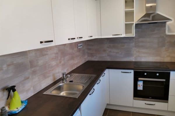 Prenájom bytu 2-izbový 56 m², Josefa Lady, Frýdek-Místek Prenájom bytu 2-izbový 56 m², Josefa Lady, Frýdek-Místek