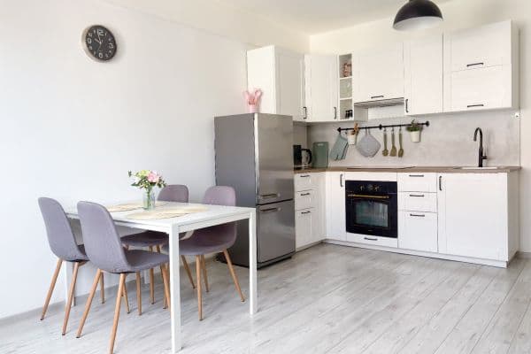 Prenájom bytu 2-izbový 44 m², Amurská, Praha Prenájom bytu 2-izbový 44 m², Amurská, Praha