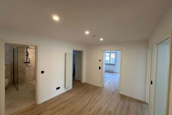 Prenájom bytu 3-izbový 105 m², Johannesstraße 55a, Stuttgart, Bádensko-Wurttembersko Prenájom bytu 3-izbový 105 m², Johannesstraße 55a, Stuttgart, Bádensko-Wurttembersko