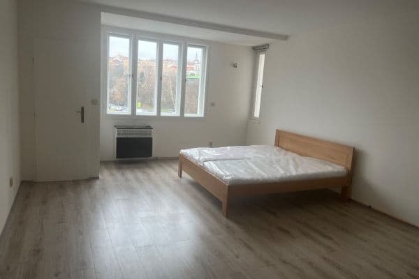 Prenájom bytu 1-izbový 37 m², Vršovická, Praha 10 Prenájom bytu 1-izbový 37 m², Vršovická, Praha 10